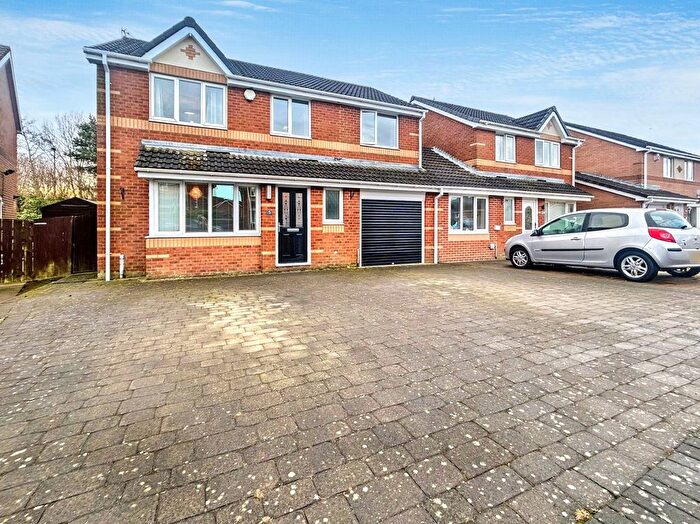 4 Bedroom Link Detached House For Sale In Oakley Close, Annitsford, Cramlington, NE23