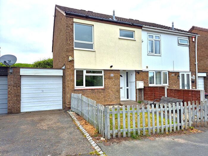 3 Bedroom Semi Detached House For Sale In Stone Row, Telford, TF3