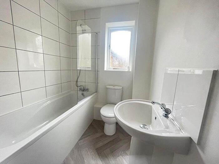 1 Bedroom Flat To Rent In Fillebrook Road, London, E11