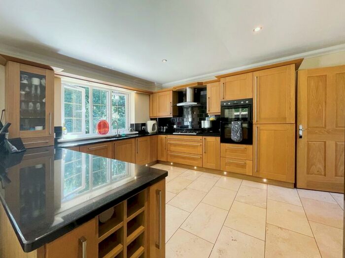 6 Bedroom House To Rent In Heol Y Delyn, Lisvane, Cardiff, CF14