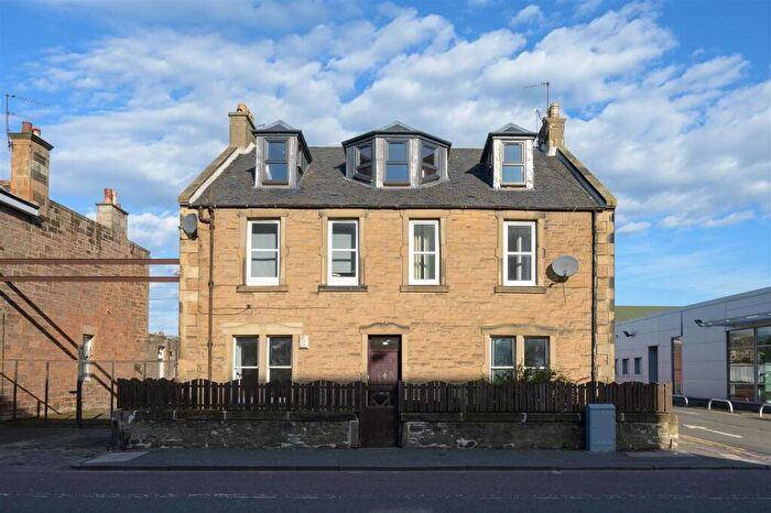 4 Bedroom Flat For Sale In Gorgie Road, Edinburgh, EH11