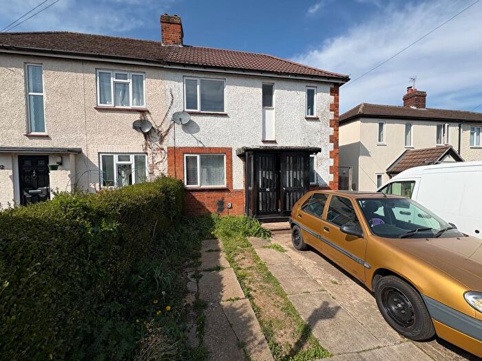 3 Bedroom House To Rent In Common Rise, SG4