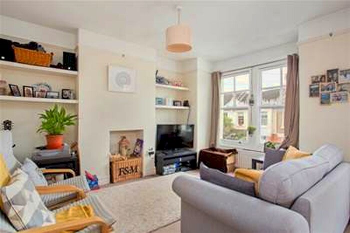 2 Bedroom Flat To Rent In Godstone Road, St Margarets, TW1