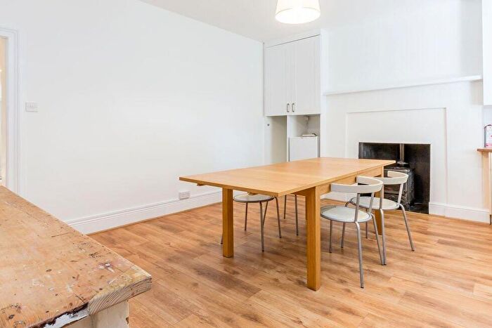 1 Bedroom Flat To Rent In Mornington Terrace, Camden / Regents Park, NW1