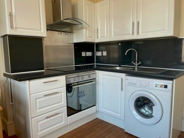 1 Bedroom Flat To Rent In Brigstock Road, Thornton Heath, CR7