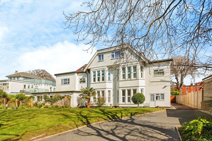 1 Bedroom Flat For Sale In Wollstonecraft Road, Bournemouth, Dorset, BH5