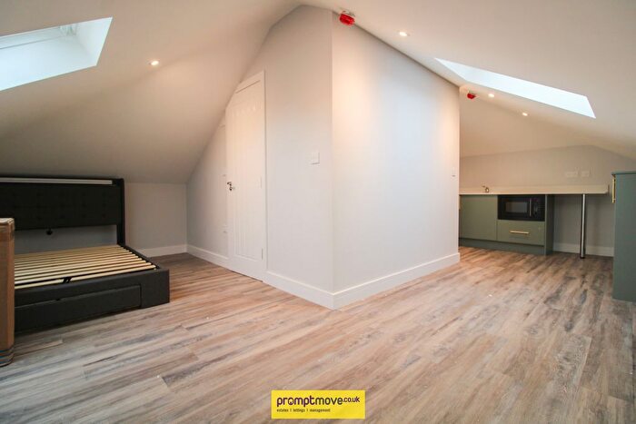 Property To Rent In Ashcroft Road, Luton, LU2