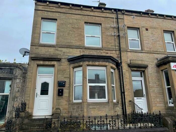 1 Bedroom Apartment To Rent In Main Street, Cross Hills, BD20