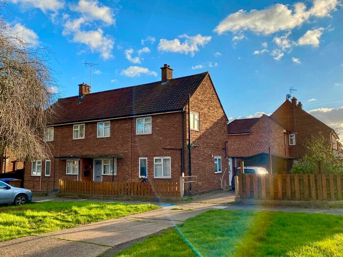 3 Bedroom Semi-Detached House To Rent In Waterford Road, Ipswich, IP1