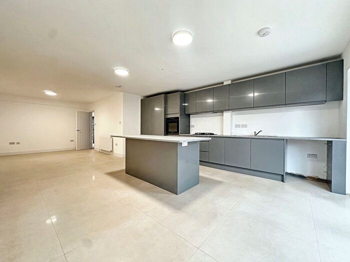 5 Bedroom Semi-detached House To Rent In Denecroft Crescent, Uxbridge, UB10