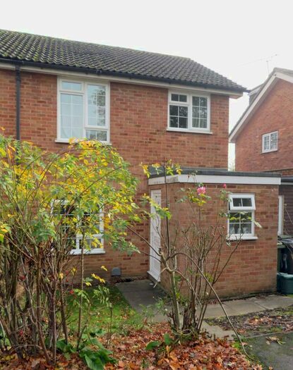 5 Bedroom Semi-Detached House To Rent In Southway, Guildford, GU2