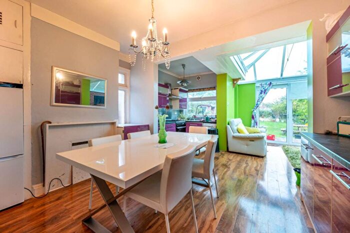 3 Bedroom Bungalow For Sale In Sinclair Road, Chingford, London, E4
