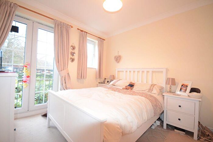 2 Bedroom Flat To Rent In Knights Place, St. Leonards Road, Windsor, SL4