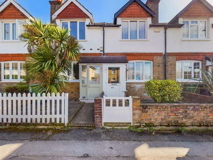 3 Bedroom Terraced House To Rent In Middle Lane, Epsom., KT17