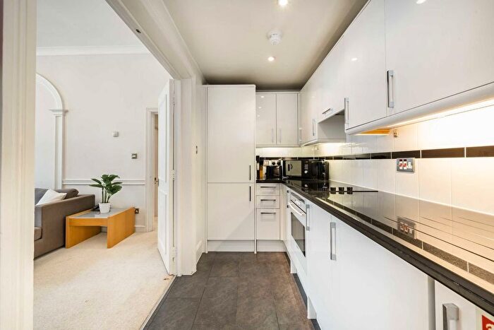 1 Bedroom Flat To Rent In Hertford Street, London, W1J