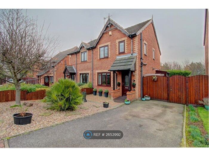 3 Bedroom Semi-Detached House To Rent In Raylands Court, Leeds, LS10