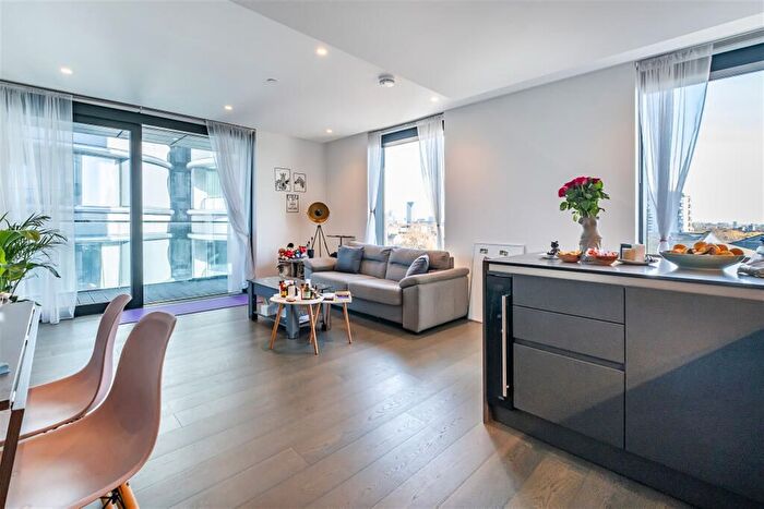 1 Bedroom Flat For Sale In The Dumont, Albert Embankment, SE1