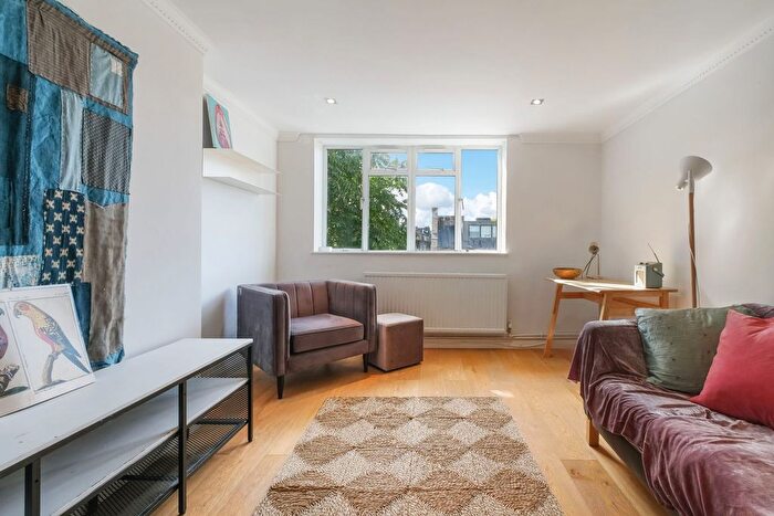 1 Bedroom Flat For Sale In Highbury Hill, Tawney Court Highbury Hill, N5