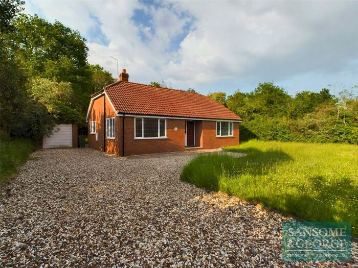 2 Bedroom Detached House For Sale In Whistlers Lane, Silchester, Reading, Hampshire, RG7