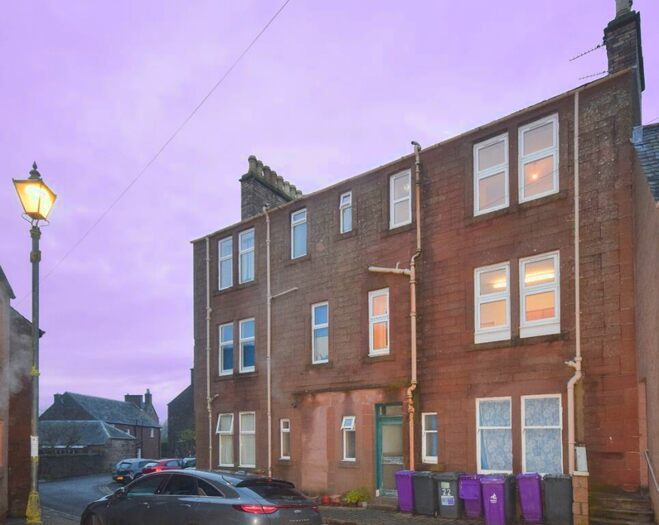 3 Bedroom Flat To Rent In Kirk Wynd, Kirriemuir, Angus, DD8
