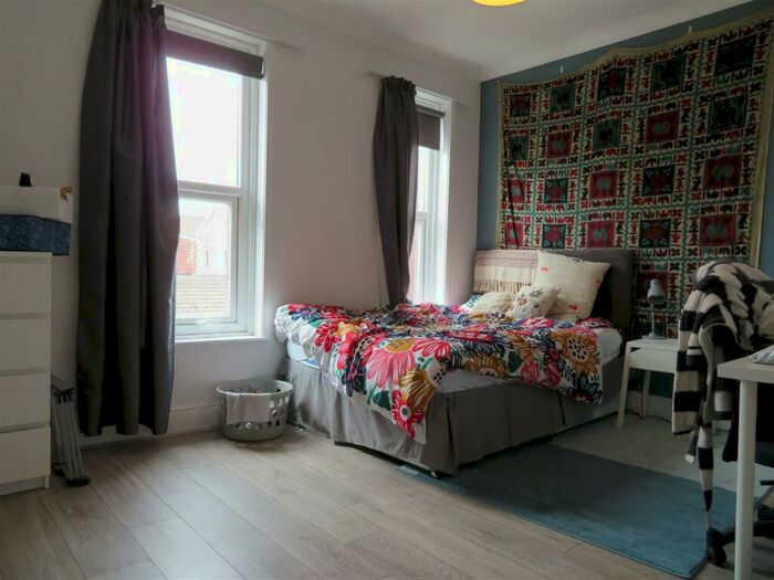 6 Bedroom House To Rent In Edmund Road, Southsea, PO4