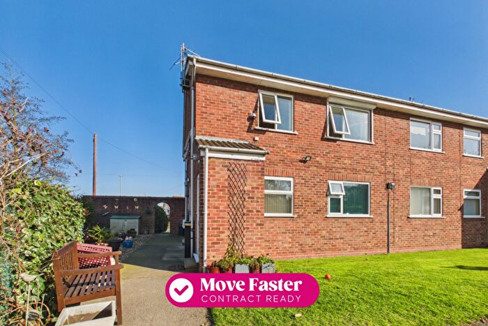 2 Bedroom Flat For Sale In Greendale Court, Cottingham, HU16