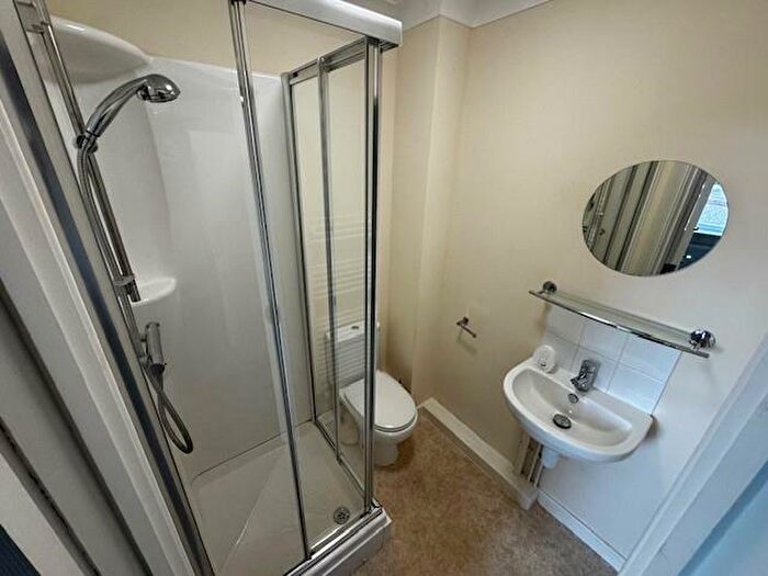 1 Bedroom Flat To Rent In Bargates, Christchurch, BH23