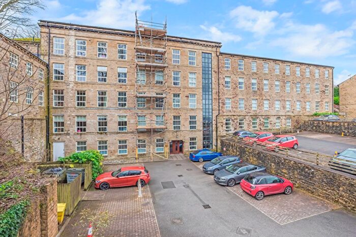 2 Bedroom Flat For Sale In Mulberry Lane, Steeton, Keighley, West Yorkshire, Uk, BD20