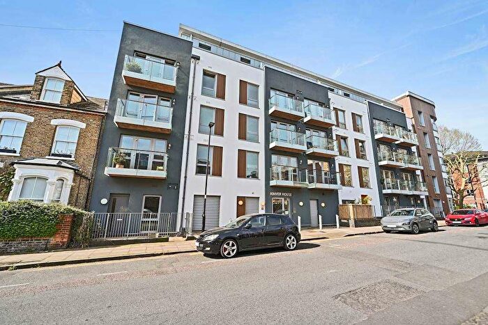 2 Bedroom Flat For Sale In Kinver House, Elthorne Road, London, N19