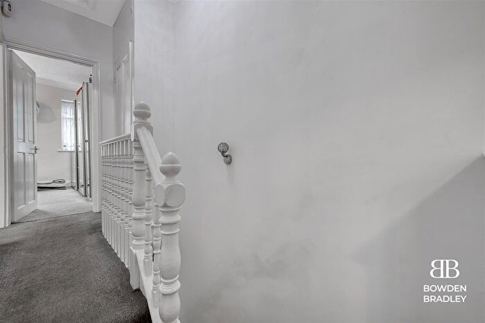 3 Bedroom Terraced House For Sale In Wellesley Road, London, E17