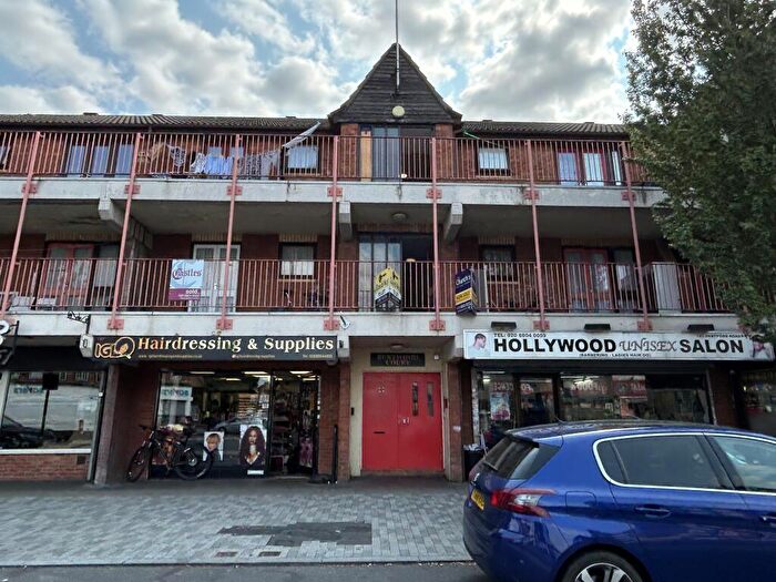 2 Bedroom Flat For Sale In Flat, Burywood Court, Hertford Road, Enfield, Greater London, EN3