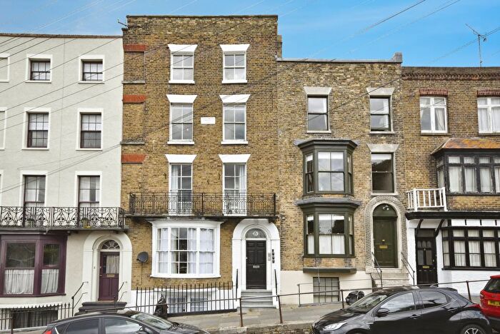 1 Bedroom Flat For Sale In Trinity Square, Margate, Kent, CT9