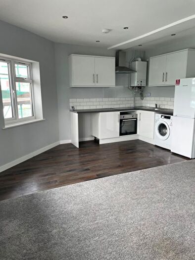 2 Bedroom Flat To Rent In Marlborough Parade, Uxbridge, UB10