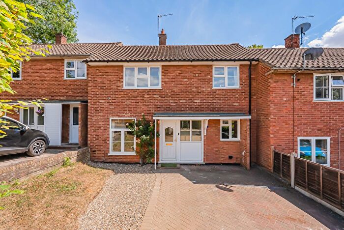 3 Bedroom Terraced House For Sale In The Vineyard, Welwyn Garden City, AL8