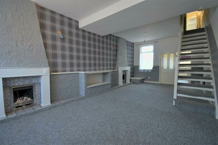 3 Bedroom Terraced House To Rent In Stanley Street, Grimsby, Lincolnshire, DN32