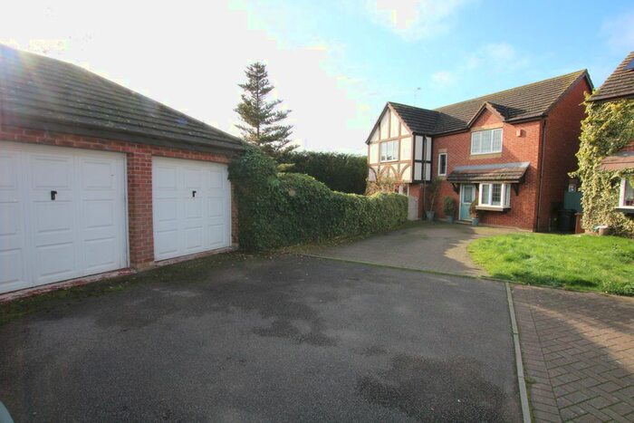 4 Bedroom Detached House To Rent In Oyster Close, Burton-On-Trent, DE14