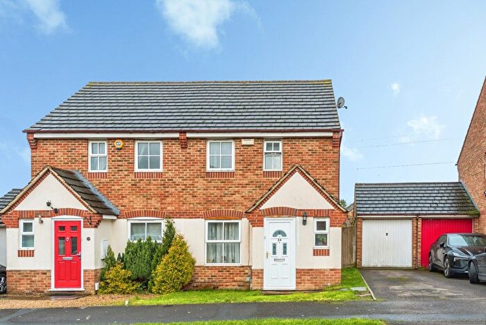 3 Bedroom Semi Detached House For Sale In Brake Hill, Oxford, Oxfordshire, OX4