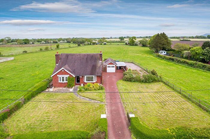 3 Bedroom Detached House For Sale In Giantswood Lane, Somerford Booths, CW12