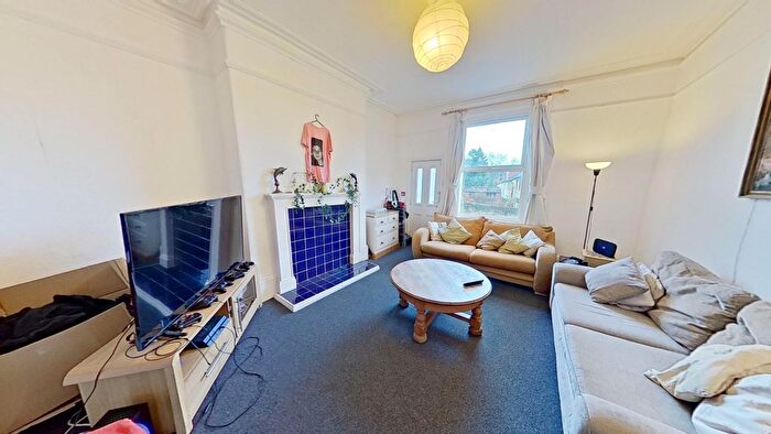 6 Bedroom Terraced House To Rent In Buckingham Mount, Headingley, Leeds, LS6