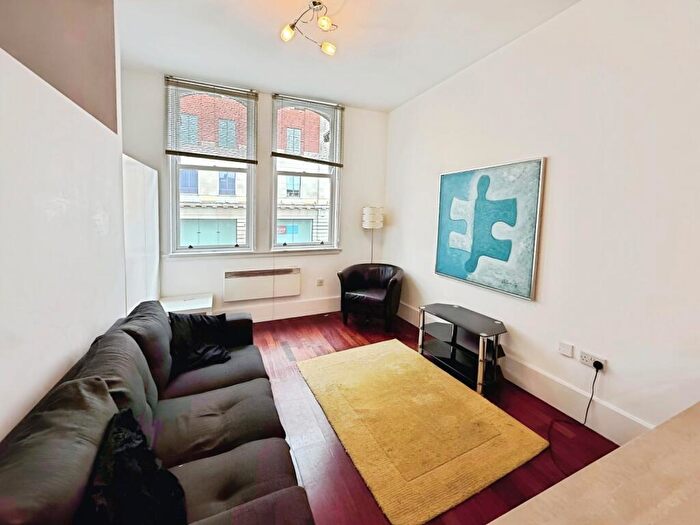 1 Bedroom Flat To Rent In Thornton Chambers, The Headrow, Leeds, West Yorkshire, LS1