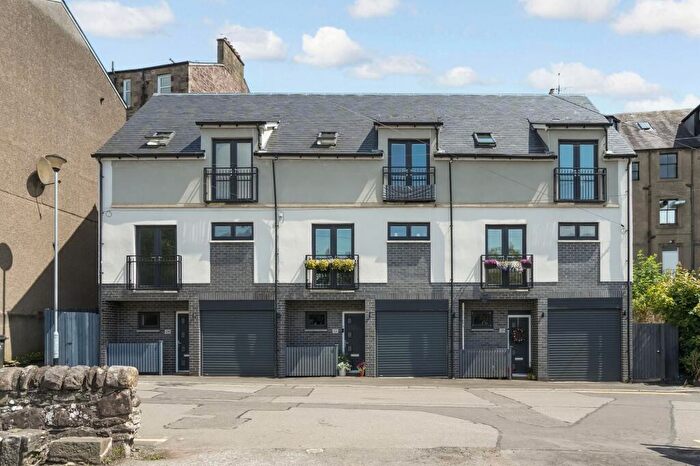 2 Bedroom Town House For Sale In Millrow, Dunblane, FK15