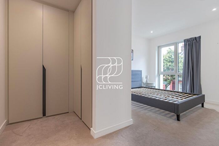 2 Bedroom Flat To Rent In Tierney Lane, London, W6