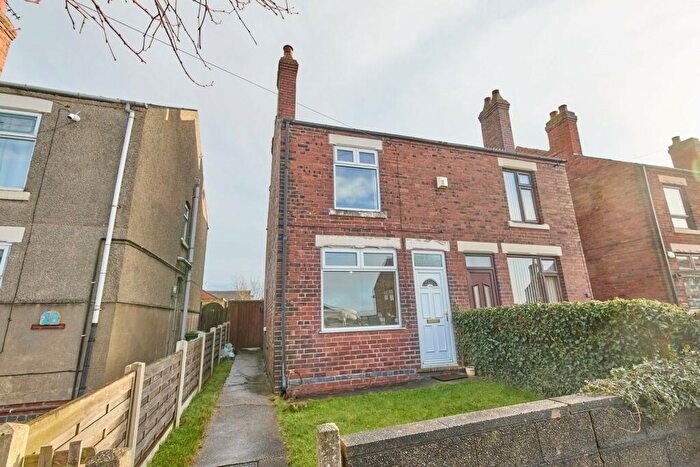 3 Bedroom Semi-Detached House To Rent In Leamoor Avenue, DE55