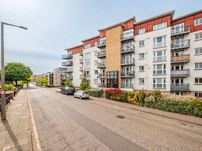 2 Bedroom Flat For Sale In / Brunswick Road, Edinburgh, EH7