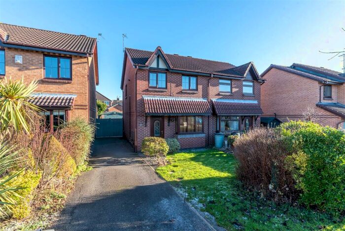 3 Bedroom Semi-Detached House To Rent In Lichfield Close, Toton, Nottingham, NG9