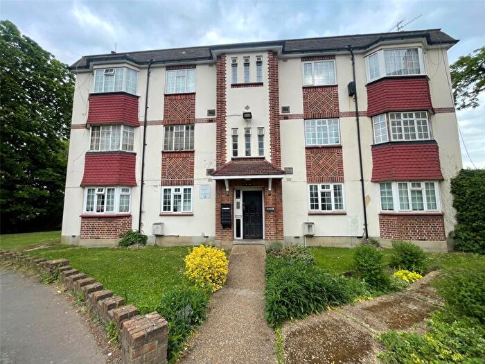 2 Bedroom Apartment To Rent In Chinbrook Crescent, London, SE12