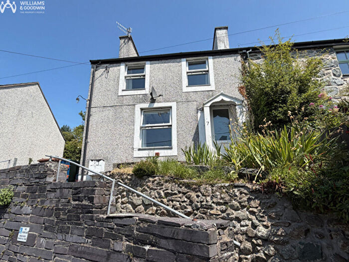 3 Bedroom Semi-Detached House For Sale In Gerlan Road, Bethesda, Gwynedd, LL57