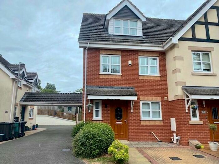 4 Bedroom Semi-Detached House To Rent In Maes Ebberston, Rhos On Sea, LL28