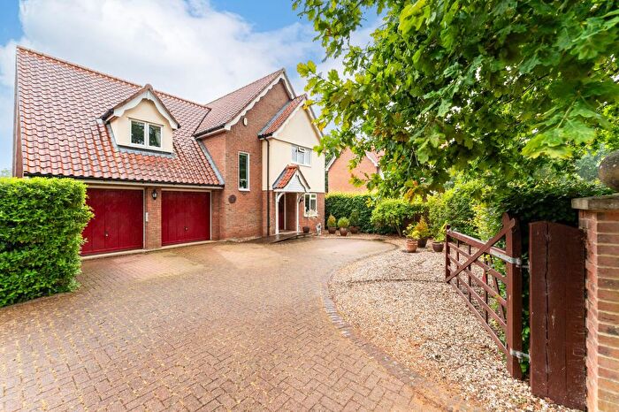 4 Bedroom Detached House For Sale In Fakenham Road, Beetley, NR20