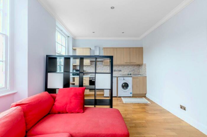 1 Bedroom Flat To Rent In Oakley Square, Mornington Crescent, London, NW1